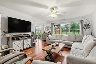 931 Veterans Ln, Crown Point, IN 46307 - Photo 2