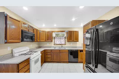 8973 Luann Drive S, Demotte, IN 46310 - Photo 10