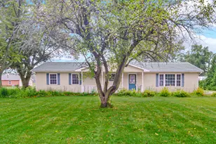 8973 Luann Dr S, Demotte, IN 46310 - Photo 2