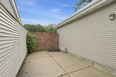 433 Deerpath Drive W, Schererville, IN 46375 - Photo 18