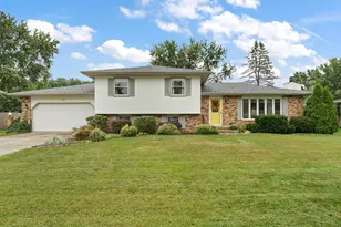 618 Dogwood Dr, Michigan City, IN 46360 - Photo 1