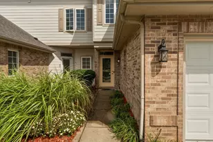 8092 Tuckaway Ct, Crown Point, IN 46307 - Photo 2