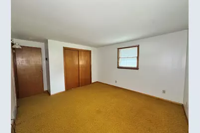 1064 Albin Drive, La Porte, IN 46350 - Photo 8