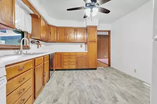 10404 Noble St, Crown Point, IN 46307 - Photo 12