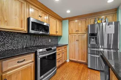 567 S Lakeview Drive, Lowell, IN 46356 - Photo 10