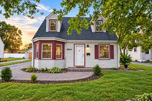 8934 Bunker Hill Dr, Munster, IN 46321 - Photo 6