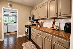 8934 Bunker Hill Dr, Munster, IN 46321 - Photo 12