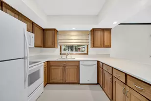 2633 N Stuyvesant Ln, La Porte, IN 46350 - Photo 10