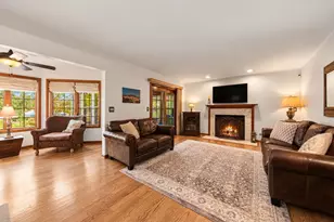 9260 Franklin Dr, Saint John, IN 46373 - Photo 10