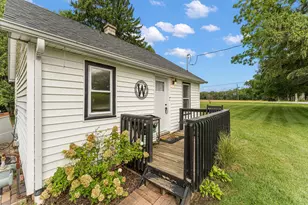 902 S 200 E, La Porte, IN 46350 - Photo 2