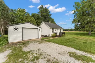 902 S 200 E, La Porte, IN 46350 - Photo 14