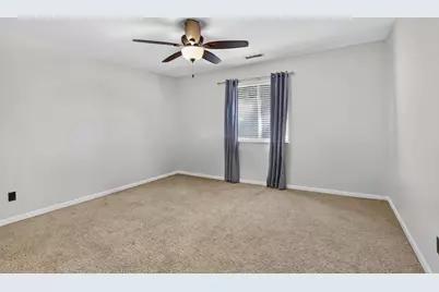 901 Beacon Drive, Hobart, IN 46342 - Photo 12