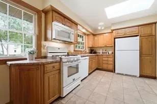 1250 Dogwood Dr, Chesterton, IN 46304 - Photo 2