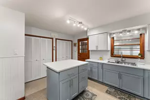 1703 E Glendale Blvd, Valparaiso, IN 46383 - Photo 10