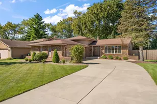 9436 Verbena Dr, Munster, IN 46321 - Photo 2