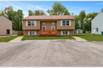 429-431 Woodlawn Avenue, Chesterton, IN 46304 - Photo 1