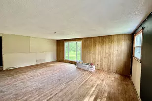 203 E Maple, Medaryville, IN 47957 - Photo 2