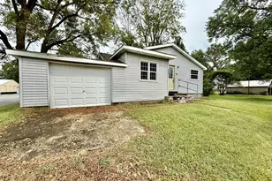 203 E Maple, Medaryville, IN 47957 - Photo 12