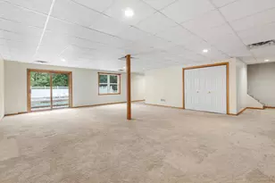 1843 N Pine Ridge Dr, La Porte, IN 46350 - Photo 32