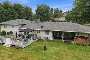 247 Westgate Dr, Valparaiso, IN 46385 - Photo 2