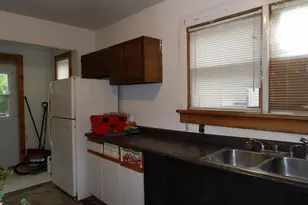 1208 Jackson St, La Porte, IN 46350 - Photo 12
