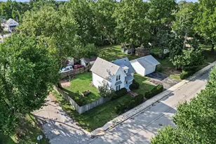 231 N Fremont St, Lowell, IN 46356 - Photo 2