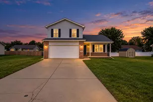 568 Fox Burrow Ct, Valparaiso, IN 46385 - Photo 2