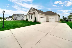 2502 Stirling Dr, Valparaiso, IN 46383 - Photo 4