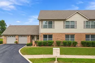 11014 Beacon Ct, Saint John, IN 46373 - Photo 4