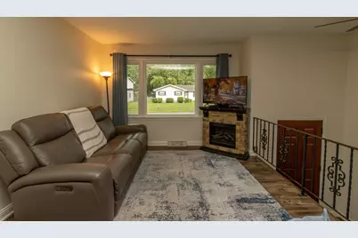 257 Navajo Trail, Lowell, IN 46356 - Photo 2