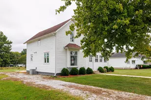 501 N Newton St, Goodland, IN 47948 - Photo 34