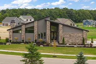 455 Stonebridge Pkwy, Valparaiso, IN 46383 - Photo 2