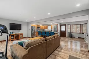 506 Heather Ln, Dyer, IN 46311 - Photo 8