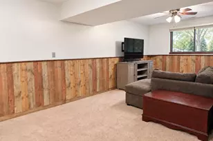 3617 Kingsway Dr, Crown Point, IN 46307 - Photo 12