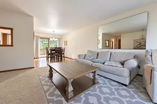 3617 Kingsway Dr, Crown Point, IN 46307 - Photo 6