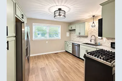 1514 E 33rd Avenue, Hobart, IN 46342 - Photo 6