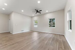 305 N Illinois St, Wanatah, IN 46390 - Photo 6