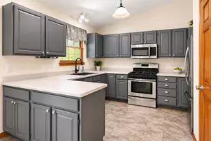 358 Cori Ct, Valparaiso, IN 46383 - Photo 6