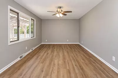 955 W 200 N, La Porte, IN 46350 - Photo 14