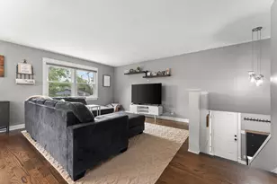 301 Primrose Cir, Chesterton, IN 46304 - Photo 4