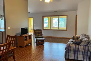 6139 Avocet Cir, Hobart, IN 46342 - Photo 4