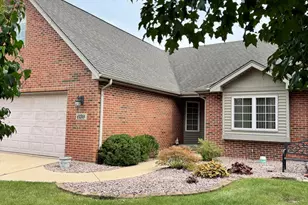 6139 Avocet Cir, Hobart, IN 46342 - Photo 2