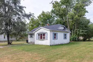 412 N Lincoln St, Morocco, IN 47963 - Photo 2