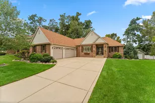 29 Woodruft Dr, Valparaiso, IN 46385 - Photo 2