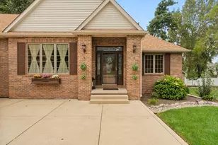 29 Woodruft Dr, Valparaiso, IN 46385 - Photo 4
