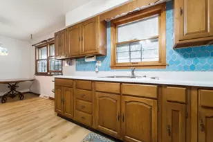 2248 W 57th Pl, Merrillville, IN 46410 - Photo 10