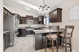 6828 Wallace St, Merrillville, IN 46410 - Photo 8
