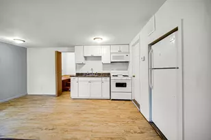 3096 Oakwood St, Portage, IN 46368 - Photo 4