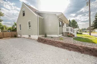 822 E Jefferson Ave, La Porte, IN 46350 - Photo 8
