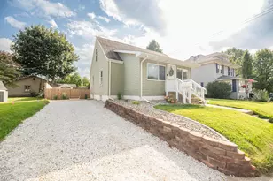 822 E Jefferson Ave, La Porte, IN 46350 - Photo 6